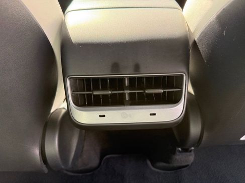 Used 2022 Tesla Model Y Performance image 27