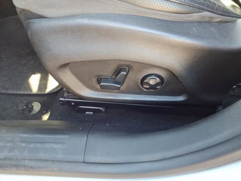 Used 2015 Jeep Renegade Limited image 3