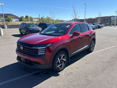 Used 2025 Nissan Kicks SV image 7