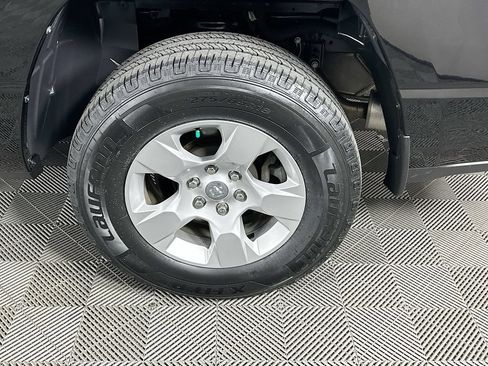 Used 2022 RAM 1500 Big Horn AWD/4WD image 40