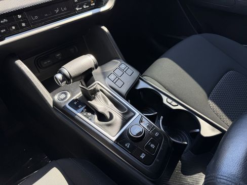 Used 2023 Kia Sportage LX image 16