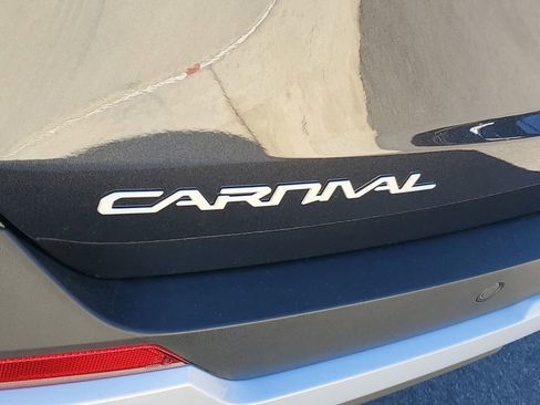 New 2026 Kia Carnival EX FWD image 28