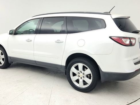 Certified 2017 Chevrolet Traverse LT w/ Style and Technology Package image 6