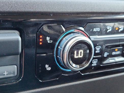 Used 2025 GMC Sierra 1500 SLT image 30