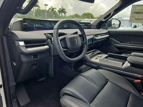 New 2025 Lincoln Navigator L Reserve w/ Jet Appearance Package AWD/4WD image 19