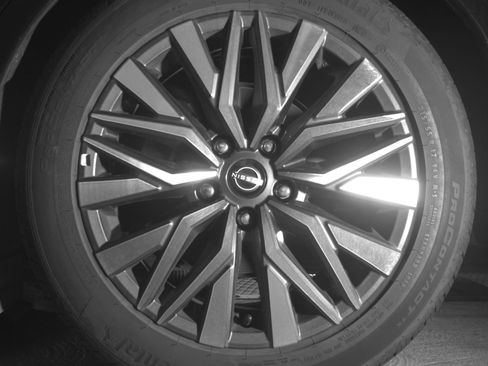 Used 2025 Nissan Altima 2.5 SV FWD image 14