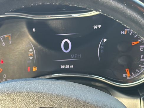 Used 2019 Jeep Grand Cherokee Altitude RWD image 30