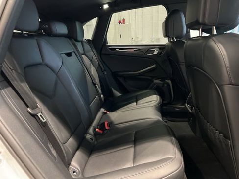 Used 2025 Porsche Macan Turbo image 34