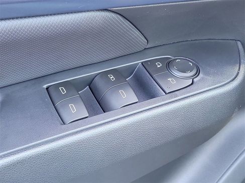 New 2026 Chevrolet Equinox EV LT image 13