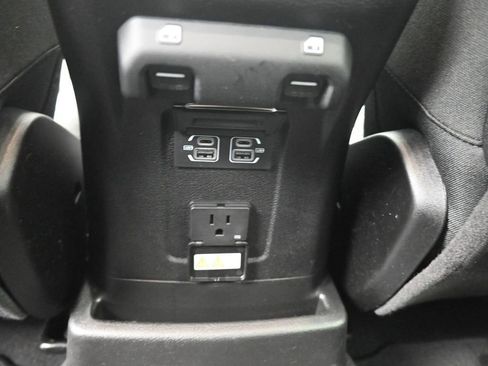 Used 2025 Jeep Wrangler Unlimited Rubicon 4xe w/ Safety Group AWD/4WD image 19