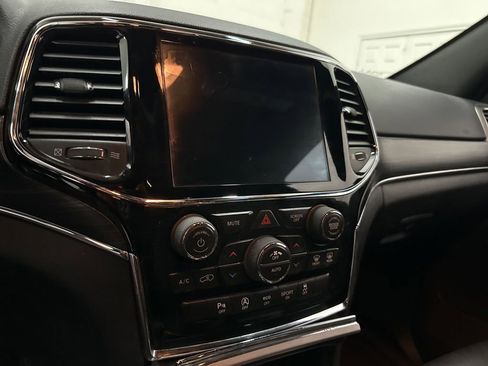 Used 2019 Jeep Grand Cherokee Limited AWD/4WD image 43