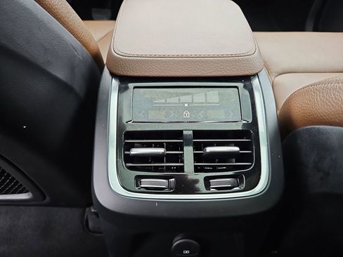 Used 2022 Volvo XC90 T8 Inscription Expression image 32
