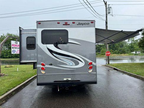 Used 2017 Mercedes-Benz Sprinter 3500 image 6