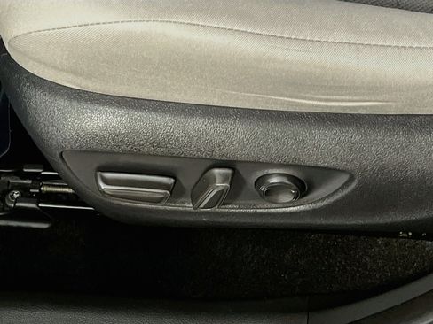 Used 2025 Toyota RAV4 XLE w/ Convenience Package FWD image 16