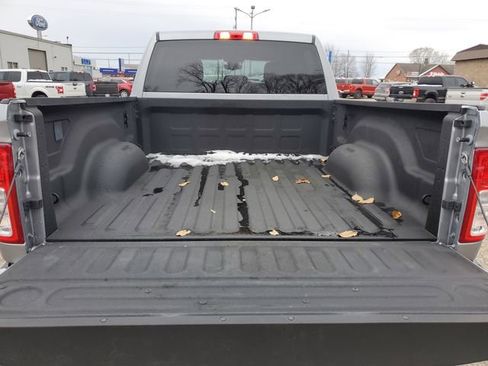 Used 2024 RAM 2500 Big Horn w/ Sport Appearance Package image 9