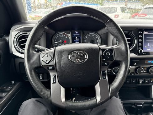 Used 2022 Toyota Tacoma TRD Off-Road w/ Technology Package image 19