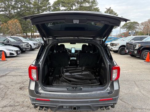 Used 2020 Ford Explorer ST w/ Premium Technology Package image 9