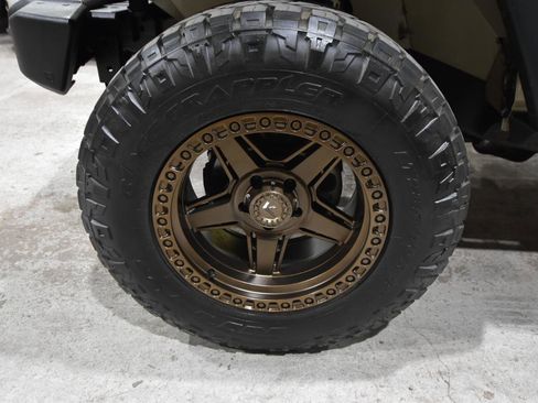 Used 2018 Jeep Wrangler Unlimited Sport S image 65