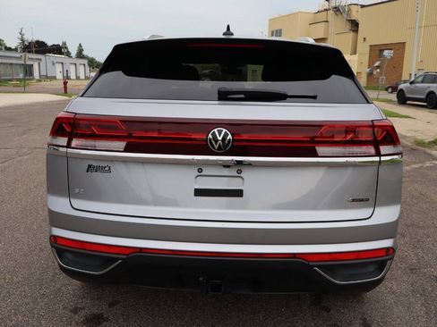 Used 2024 Volkswagen Atlas Cross Sport SE AWD/4WD image 10