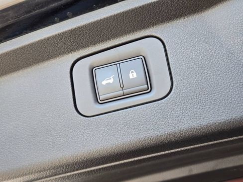 Used 2025 Nissan Armada Platinum Reserve AWD/4WD image 36