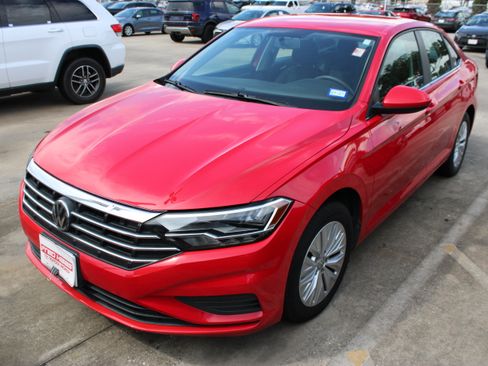 Used 2019 Volkswagen Jetta S w/ Driver Assistance Package FWD image 3