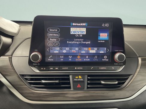 Used 2025 Nissan Altima 2.5 SV FWD image 21