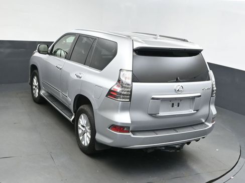 Used 2015 Lexus GX 460 image 32