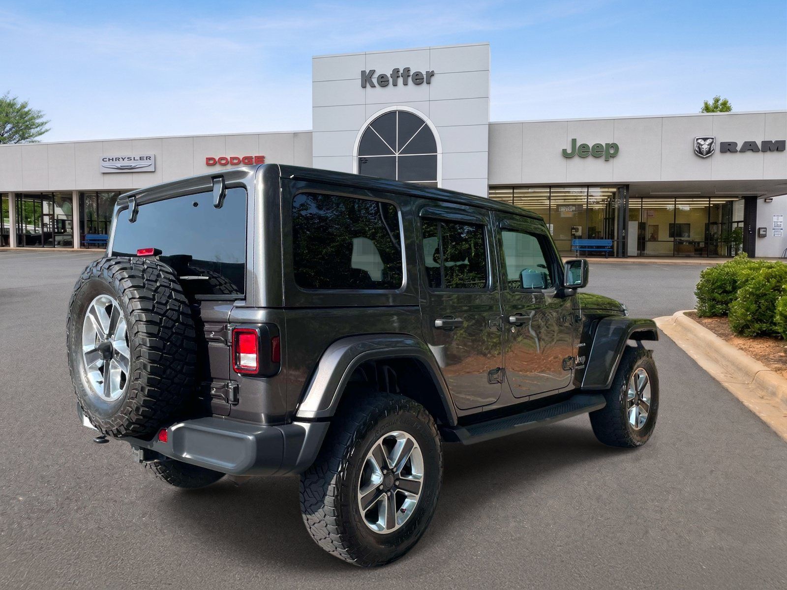Used 2019 Jeep Wrangler Unlimited Sahara AWD/4WD image 6