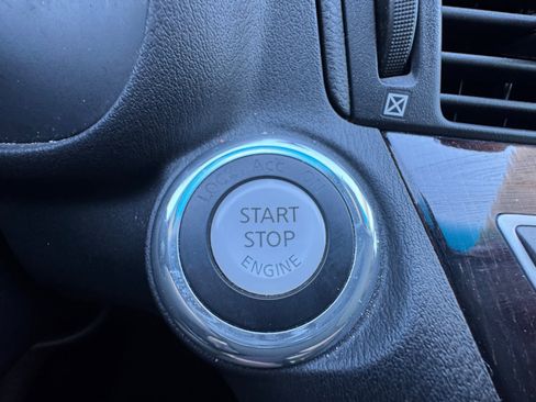 Used 2015 INFINITI Q70 3.7 w/ Deluxe Touring Package image 30