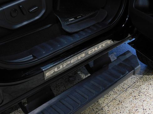 Used 2022 Ford F250 Lariat w/ Black Appearance Pkg image 94