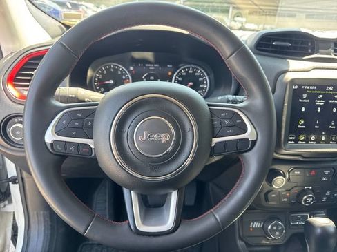 Used 2023 Jeep Renegade Trailhawk AWD/4WD image 18