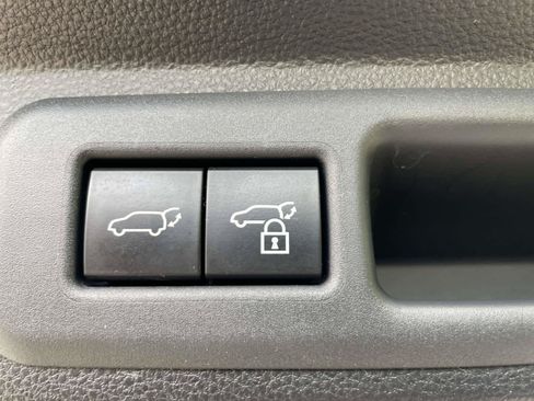 Used 2024 Toyota Sequoia Platinum AWD/4WD image 22