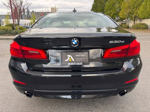 Used 2018 BMW 530e xDrive AWD/4WD image 9