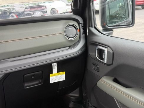 New 2026 Jeep Gladiator Mojave AWD/4WD image 8