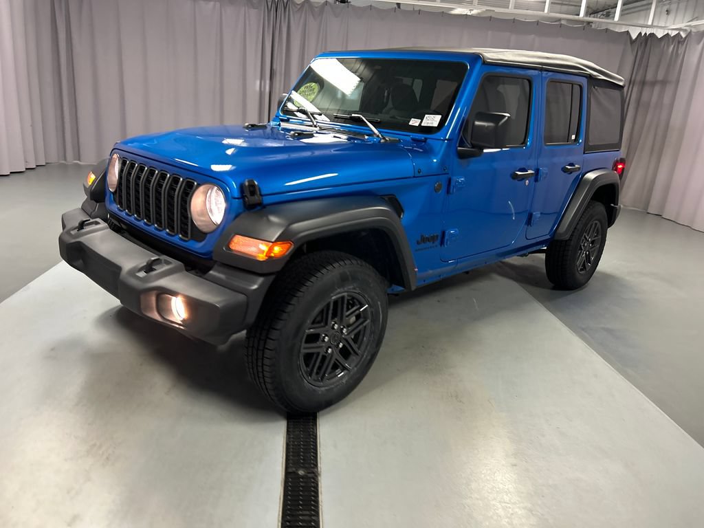 Used 2025 Jeep Wrangler Unlimited Sport AWD/4WD image 3