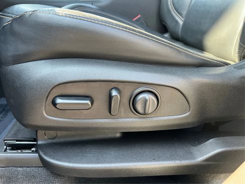 Used 2020 Chevrolet Traverse RS image 34