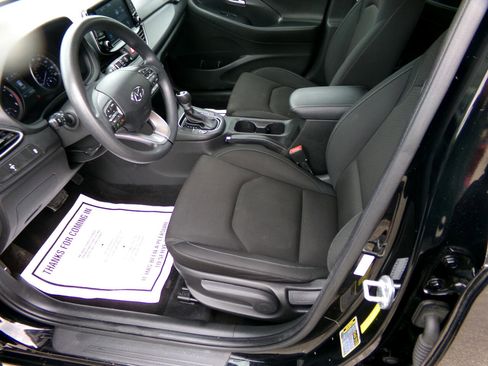 Used 2018 Hyundai Elantra GT image 10