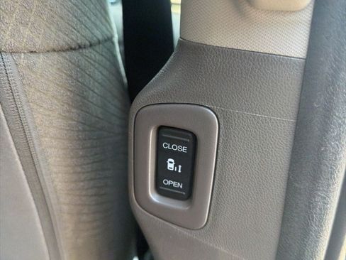 Used 2015 Honda Odyssey EX image 27