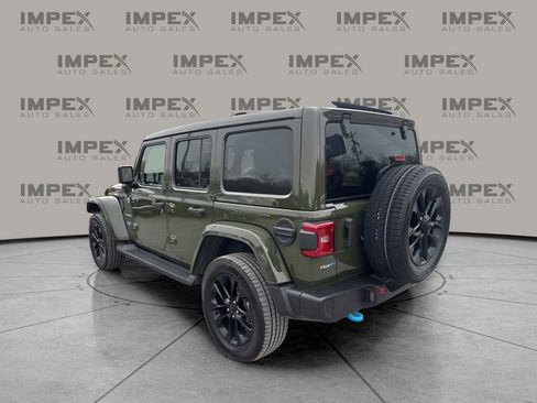 Used 2022 Jeep Wrangler Unlimited Sahara w/ Cold Weather Group image 3