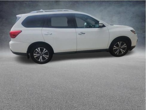 Used 2017 Nissan Pathfinder SV FWD image 10