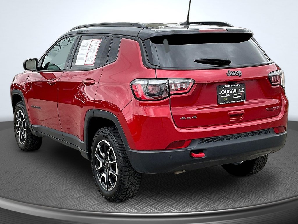 Used 2025 Jeep Compass Trailhawk AWD/4WD image 5