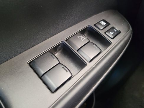 Used 2018 Nissan Versa SV w/ SV Special Edition FWD image 27