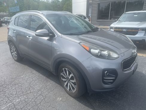 Used 2018 Kia Sportage EX image 4