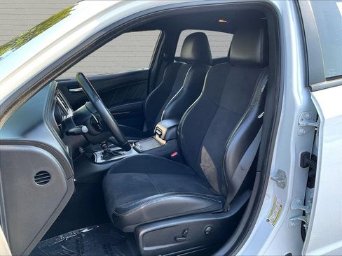 Used 2022 Dodge Charger R/T w/ Plus Group RWD image 17
