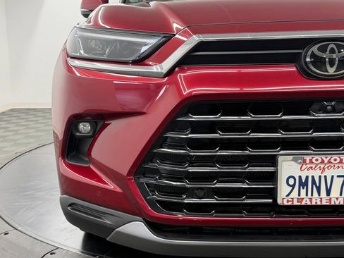 Certified 2024 Toyota Grand Highlander AWD image 9