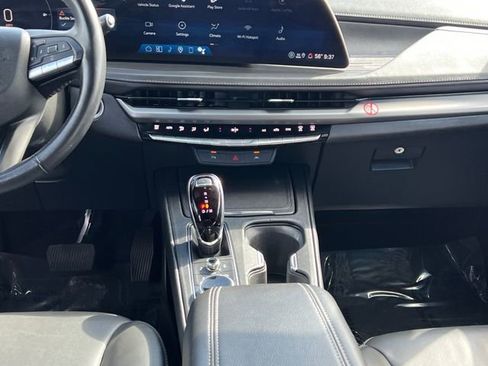 Used 2025 Cadillac XT4 Premium Luxury FWD image 17