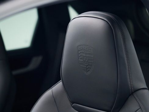 Used 2025 Porsche Cayenne S image 20