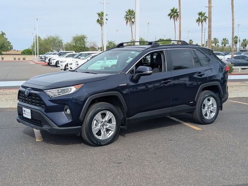Used 2021 Toyota RAV4 XLE w/ XLE Grade Weather Package image 2