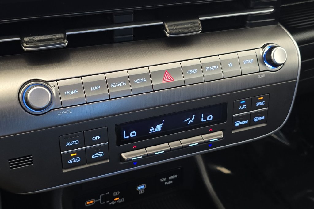 Used 2025 Hyundai Kona SEL AWD/4WD image 19