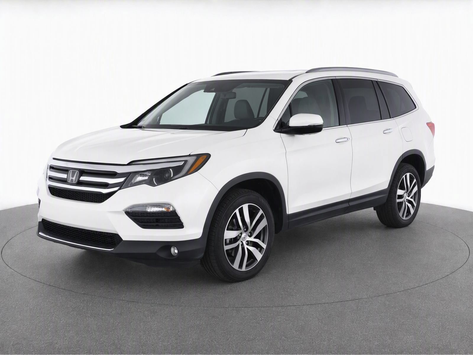 Used 2017 Honda Pilot Touring image 2